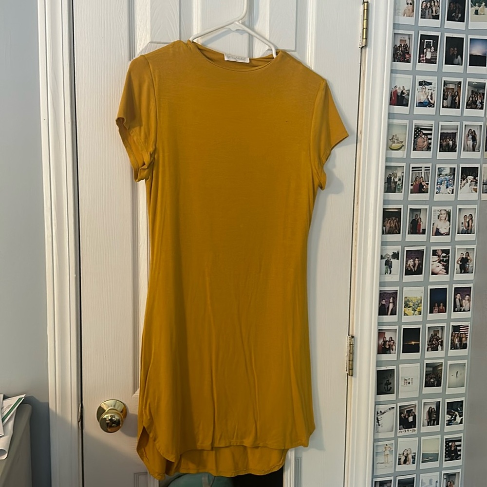 yellow dress